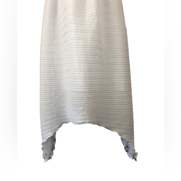 DRESS - Women's H&M Light Baby Blue Gauzy Sleeveless Textured Sundress. Size 6 - Picture 5 of 14